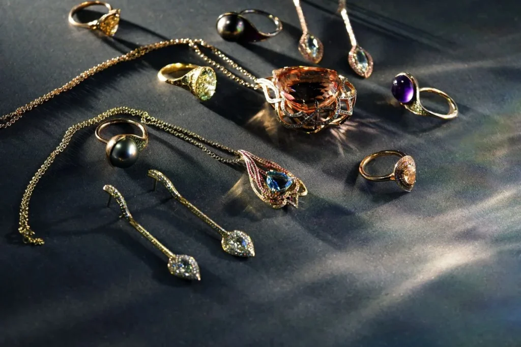 Luxury wedding details Ireland — fine jewellery by Irish goldsmith Nigel O’Reilly presented for destination wedding celebrations and heirloom gifting.
