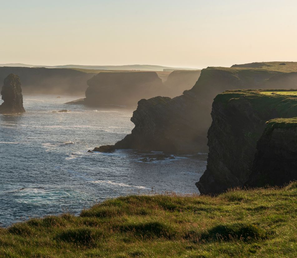 Cliffs of Kilkee on Ireland’s Wild Atlantic Way, a dramatic coastal landscape along County Clare’s Atlantic shoreline.